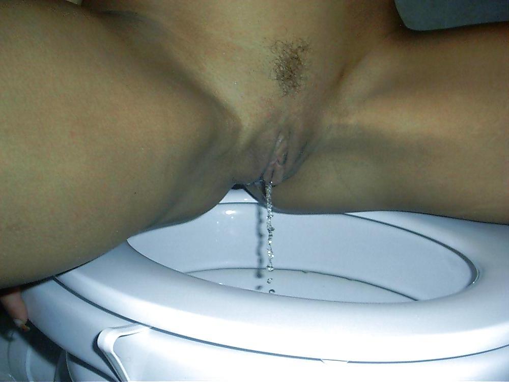 17P Delfynn Delage in the bathroom