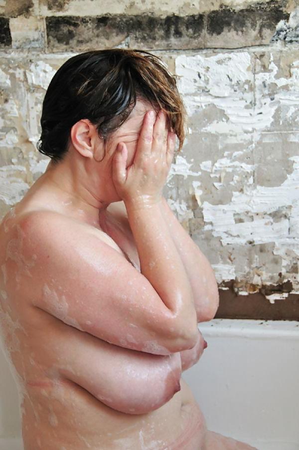 10P Fun on the bath