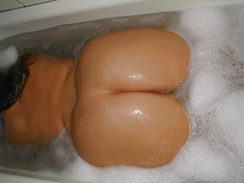 10P Fat white asses who wants some? yum