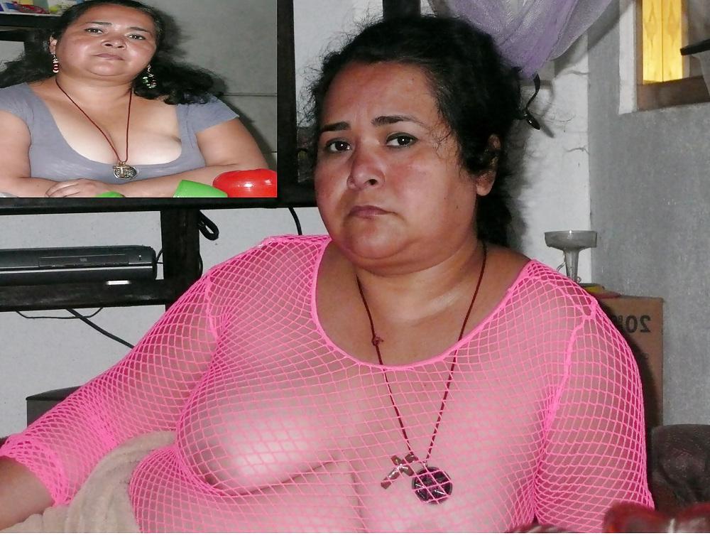 25P La Chalupa aka OXXO Reynosa - Bathing Mexican Xwife