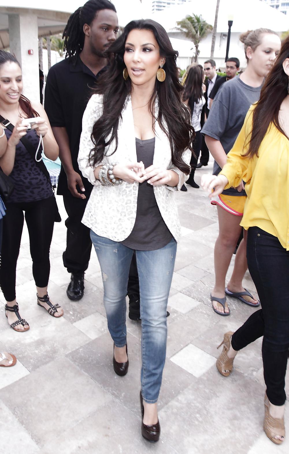 25P Kim Kardashian Shoedazzle1st Birthday Celebration
