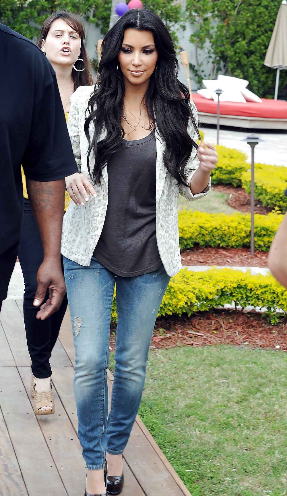25P Kim Kardashian Shoedazzle1st Birthday Celebration