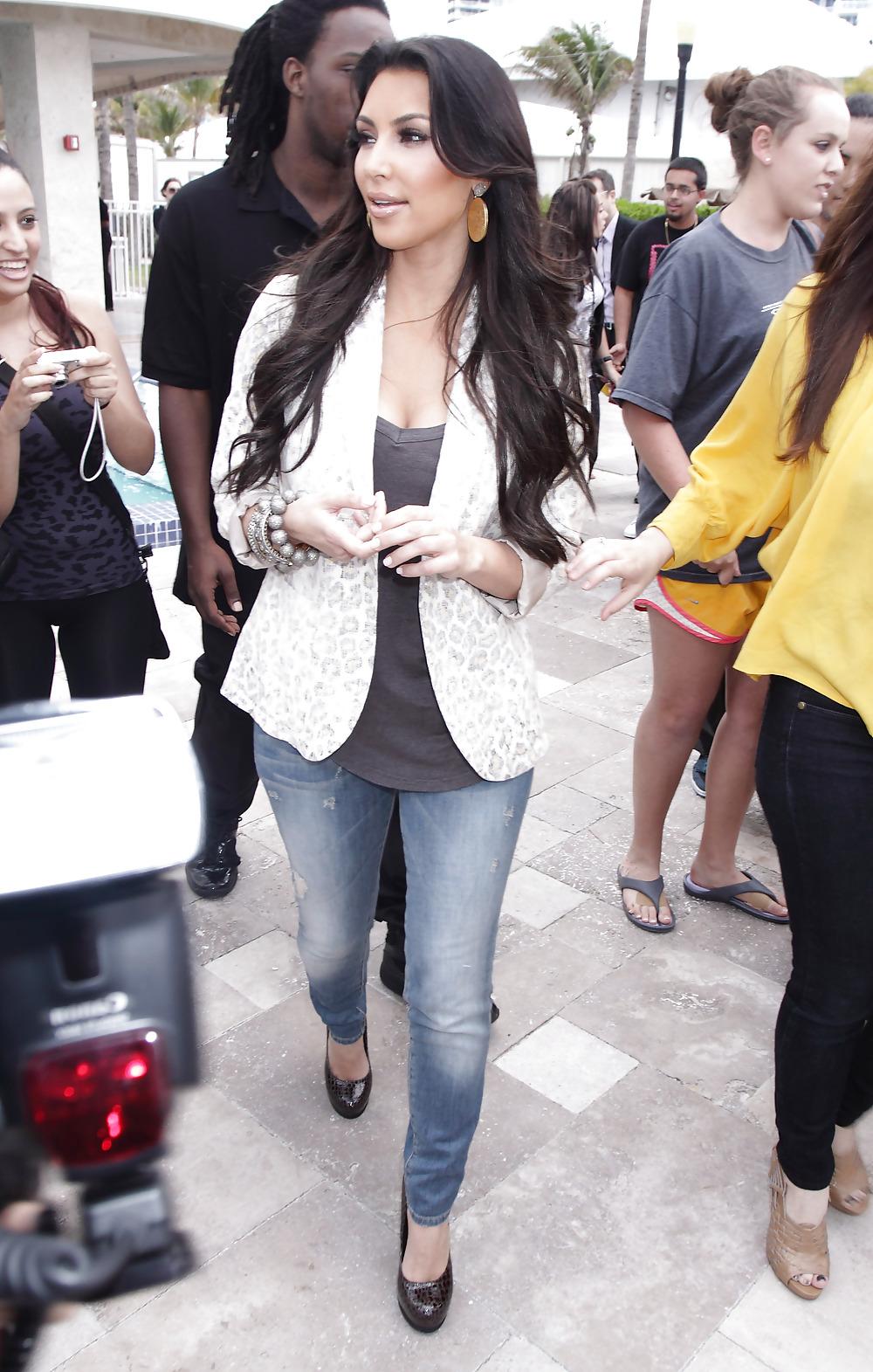25P Kim Kardashian Shoedazzle1st Birthday Celebration