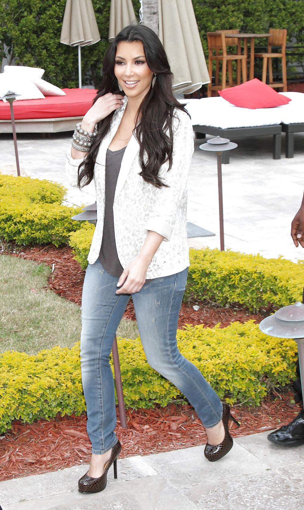 25P Kim Kardashian Shoedazzle1st Birthday Celebration