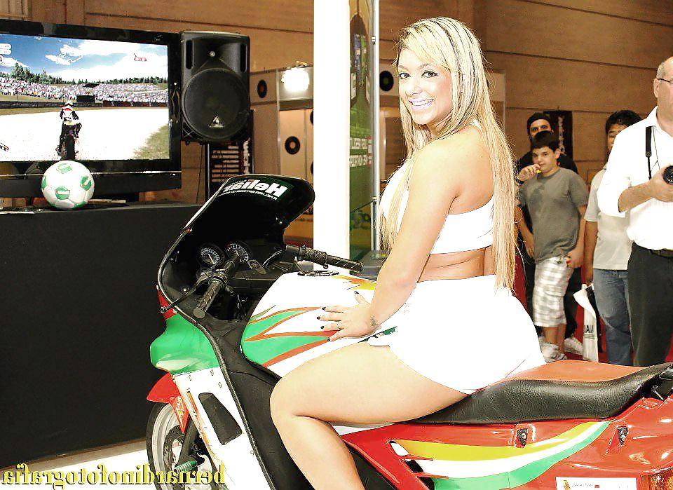 25P Brazilian Woman 16