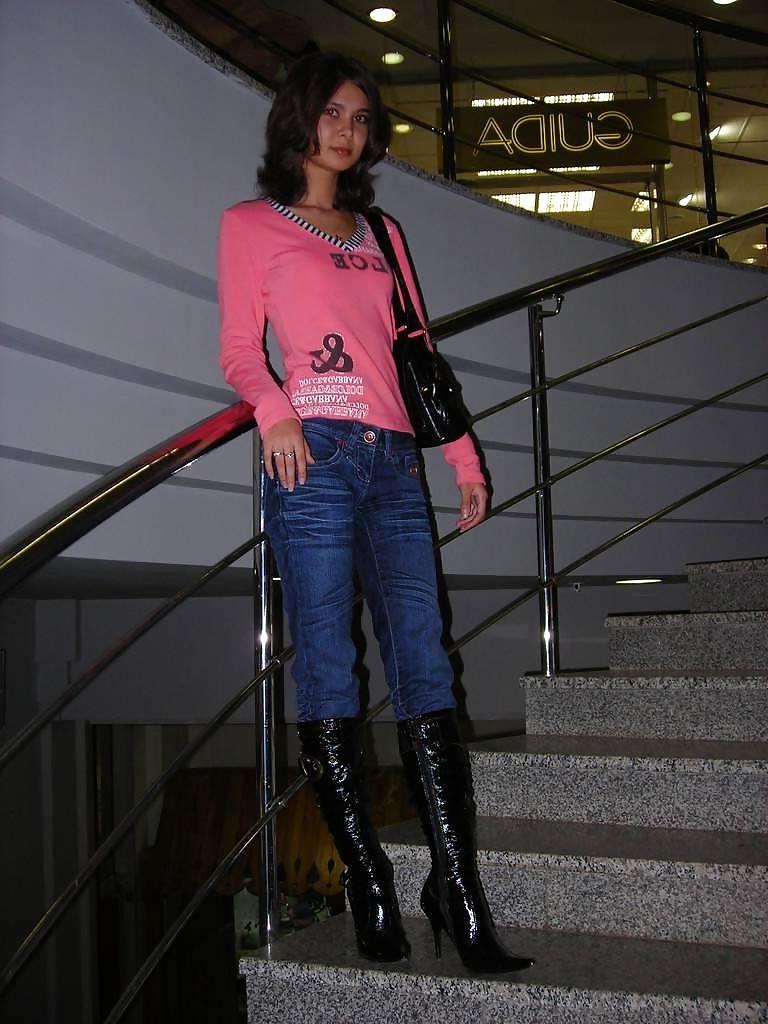 25P Queens in Jeans LLXVI