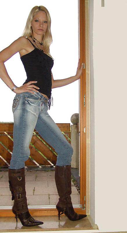 25P Queens in Jeans LLXVI