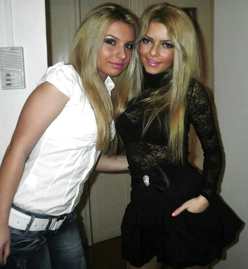 25P Queens in Jeans LLXVI