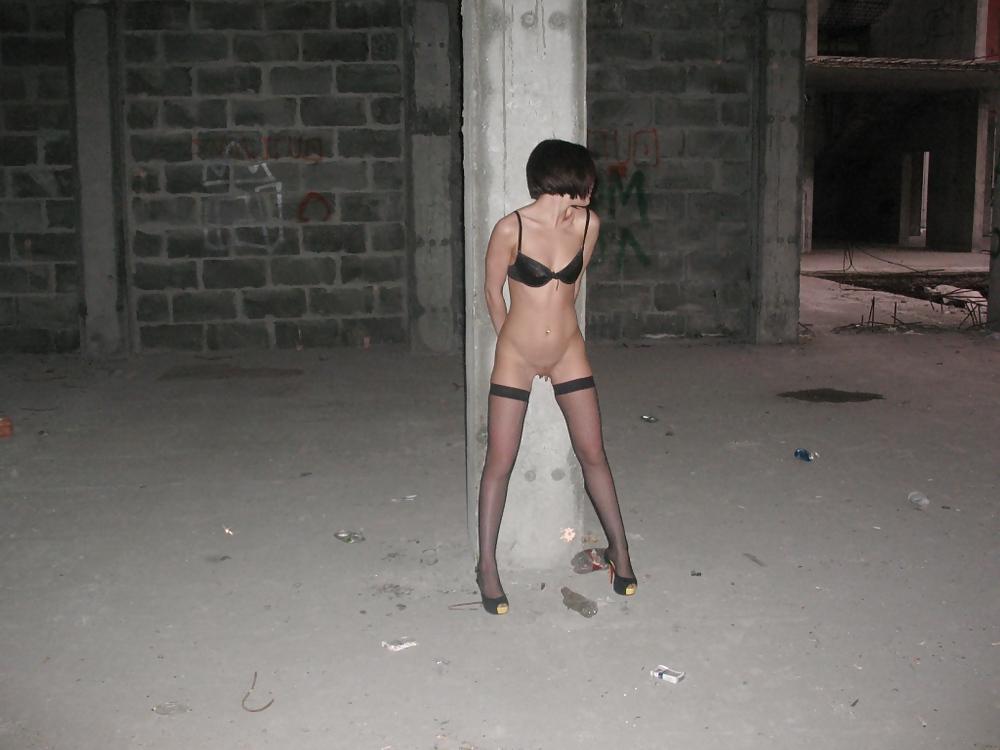 25P Private Brunette