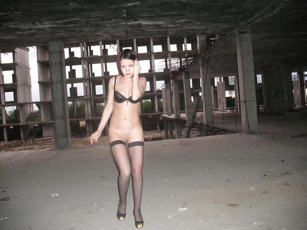 25P Private Brunette