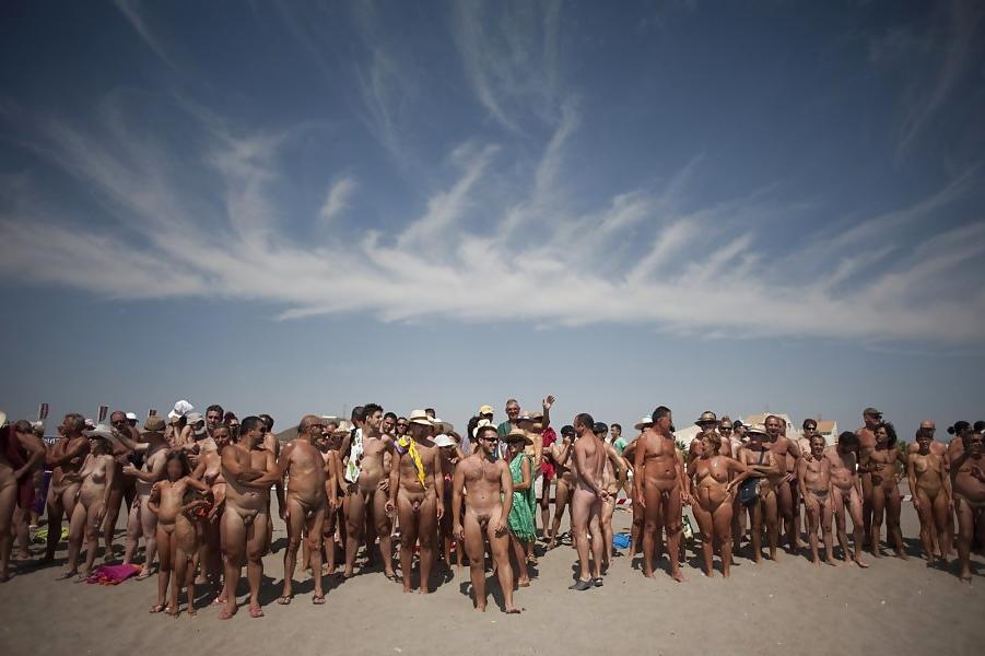 9P Nude bathing worldrecord