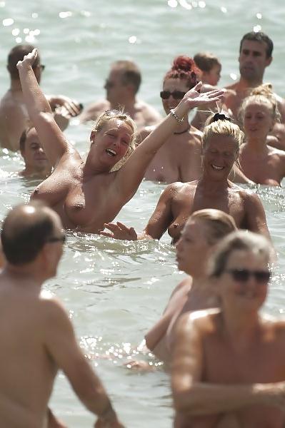9P Nude bathing worldrecord