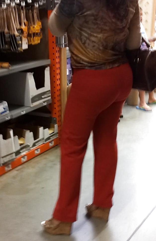 9P Juicy VOYEUR Mexican MATURE Lady FAT ASS