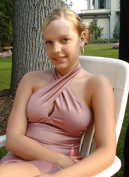 25P Hot Teens In Tight Dresses