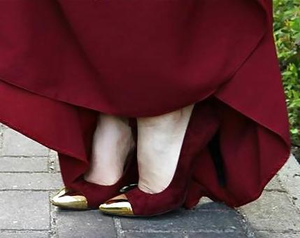 8P Kopftuch hijab schlampe feets shoes VIDEO