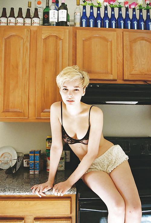 25P Short haired androgynous girls
