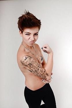 25P Short haired androgynous girls