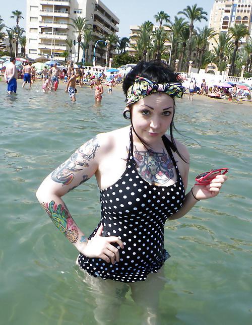13P Curvy rockabilly and punk