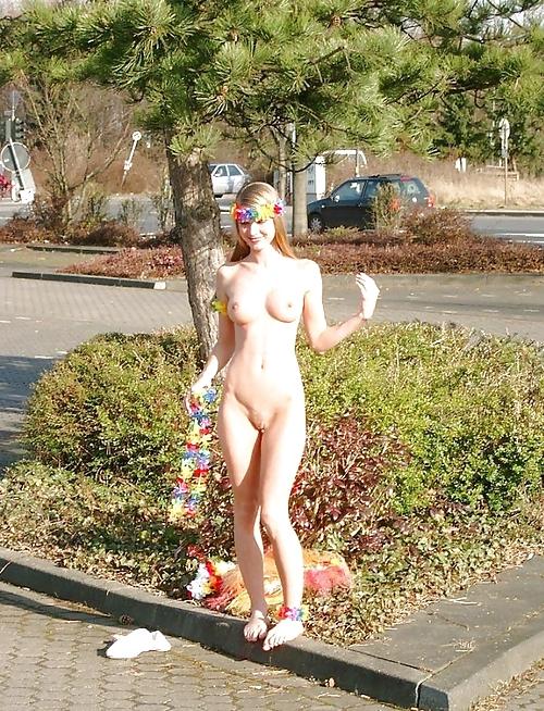 22P Public display 125