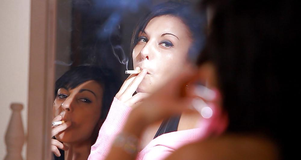 25P Glamour Smoking: Encarni