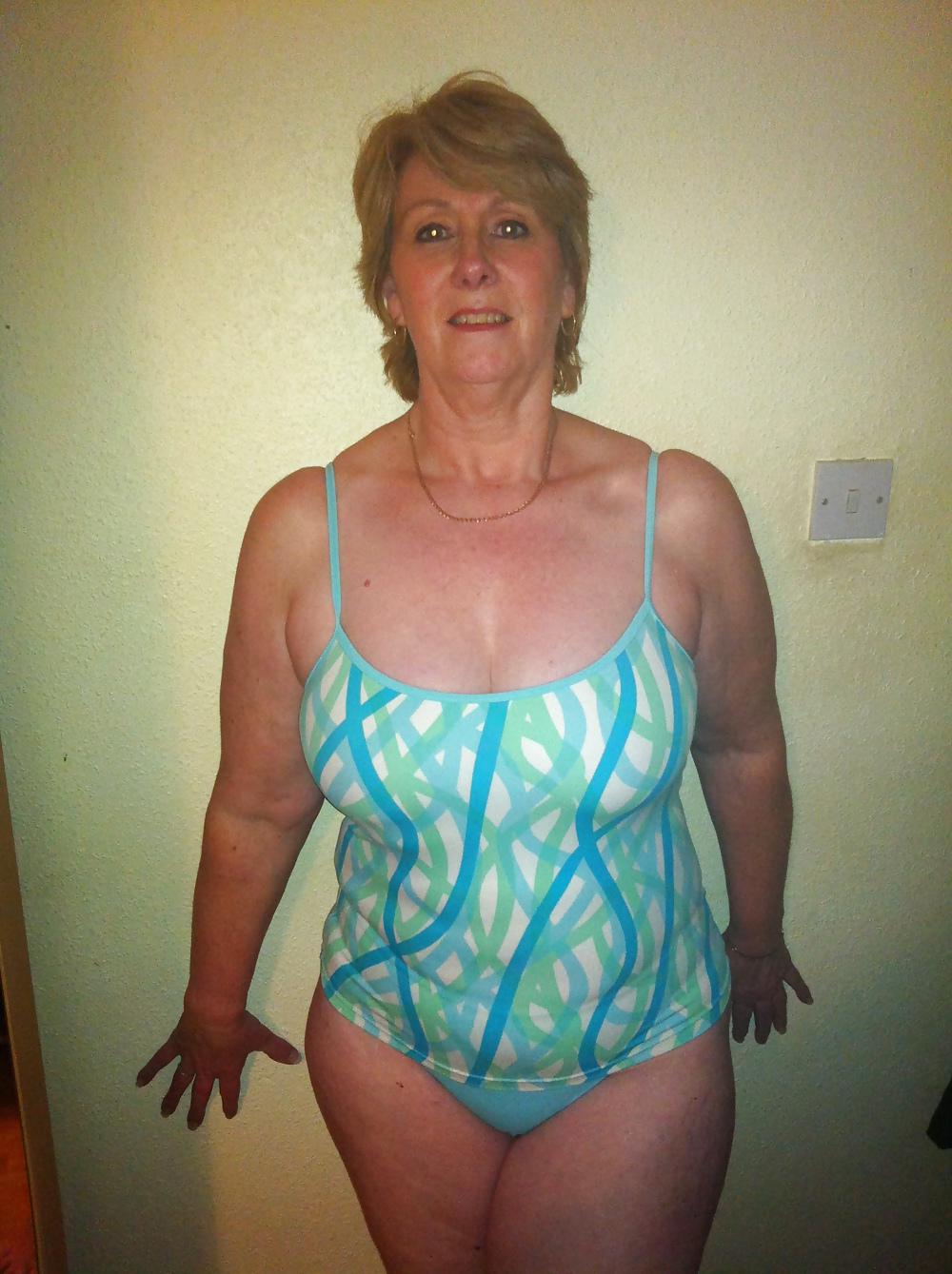 8P Hot Mature in Bathing Suit
