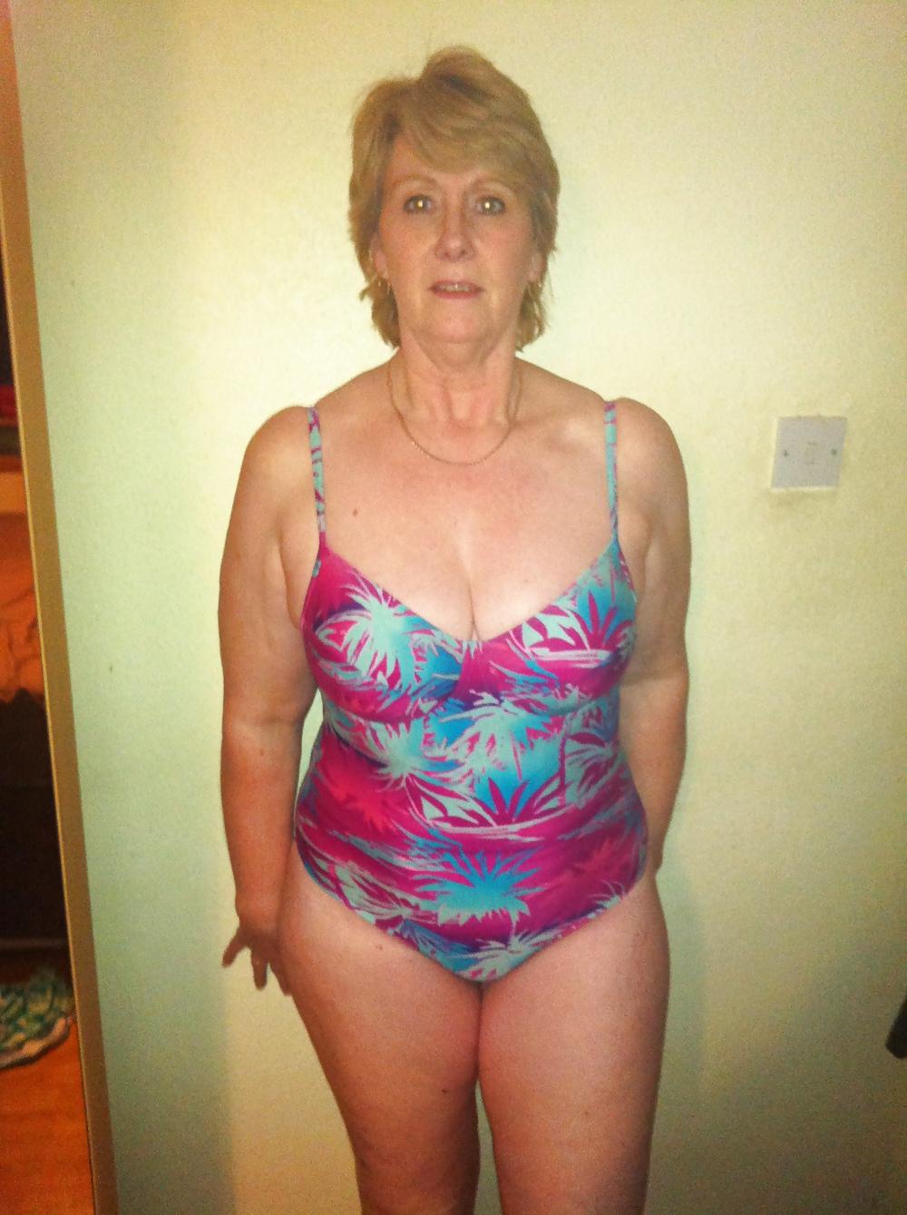8P Hot Mature in Bathing Suit
