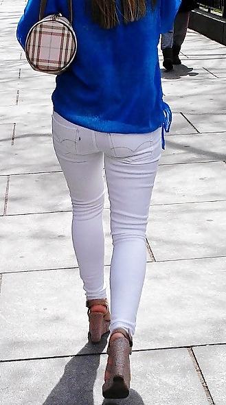 12P Tight white pants