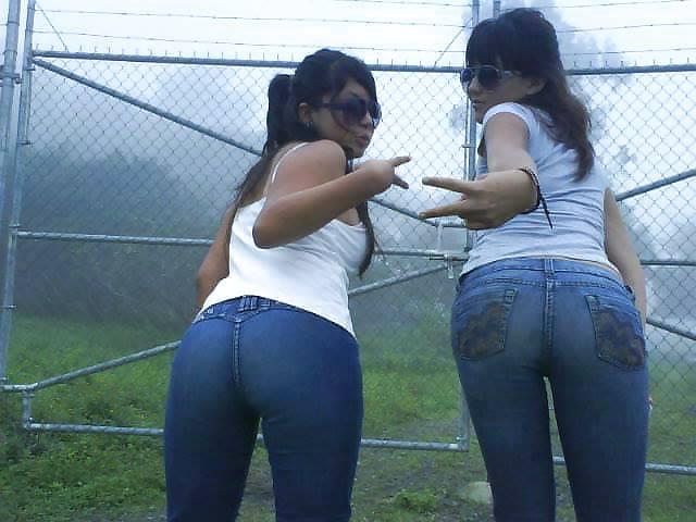 25P Latina ass in jeans 2