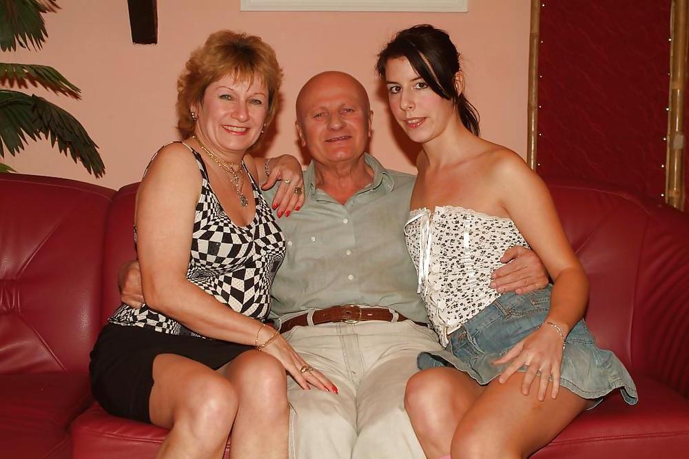 16P Mom, Dad, 'N Girl Play