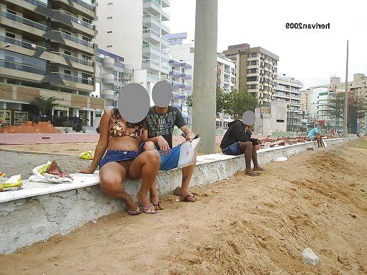 20P Brazilians public flashers