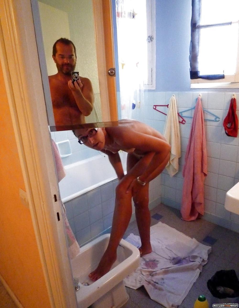 9P My wife naked in bathroom