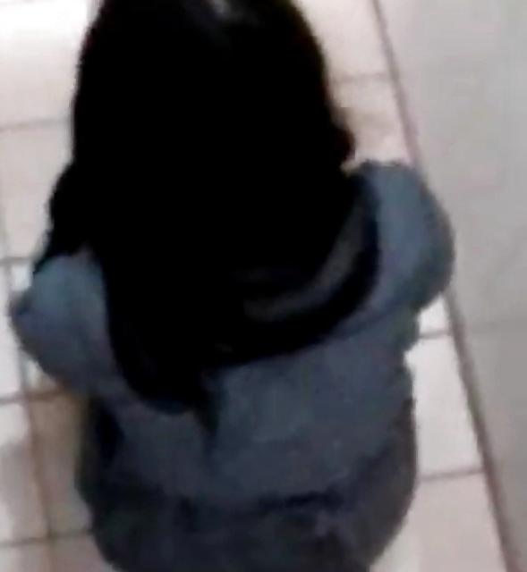 10P Spy Bathroom Girl 8