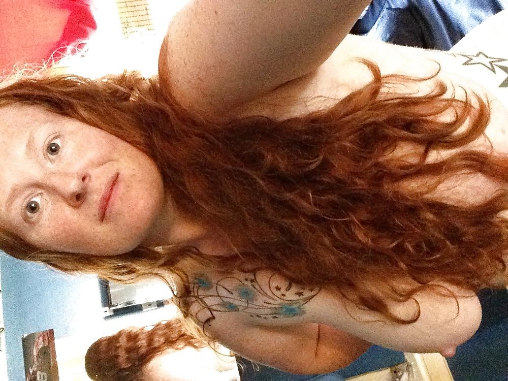 25P MAKENZIE--RED HEAD MILF!!
