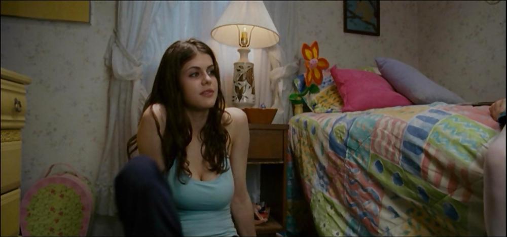 19P Alexandra Daddario...Fat Tits, Nice Eyes