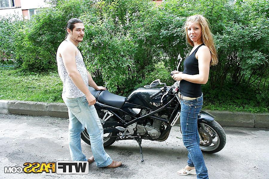 16P Real outdoor sex with shameless amateur girl