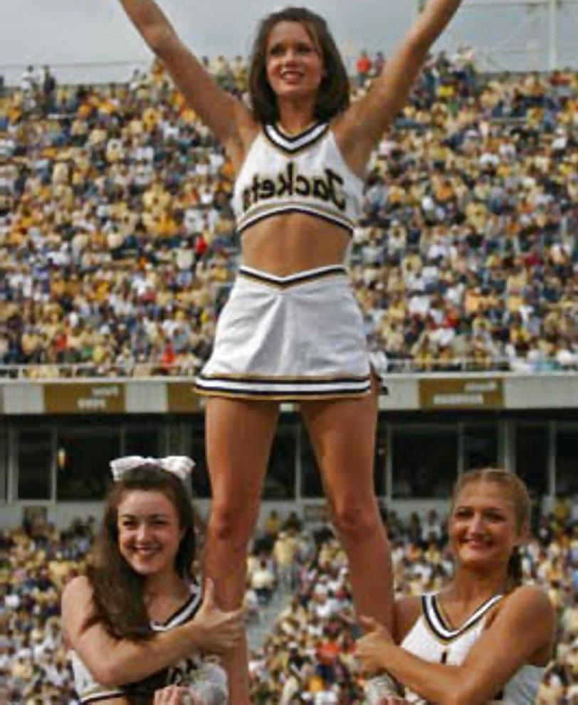 25P College Cheerleaders make my Dick Hard 3