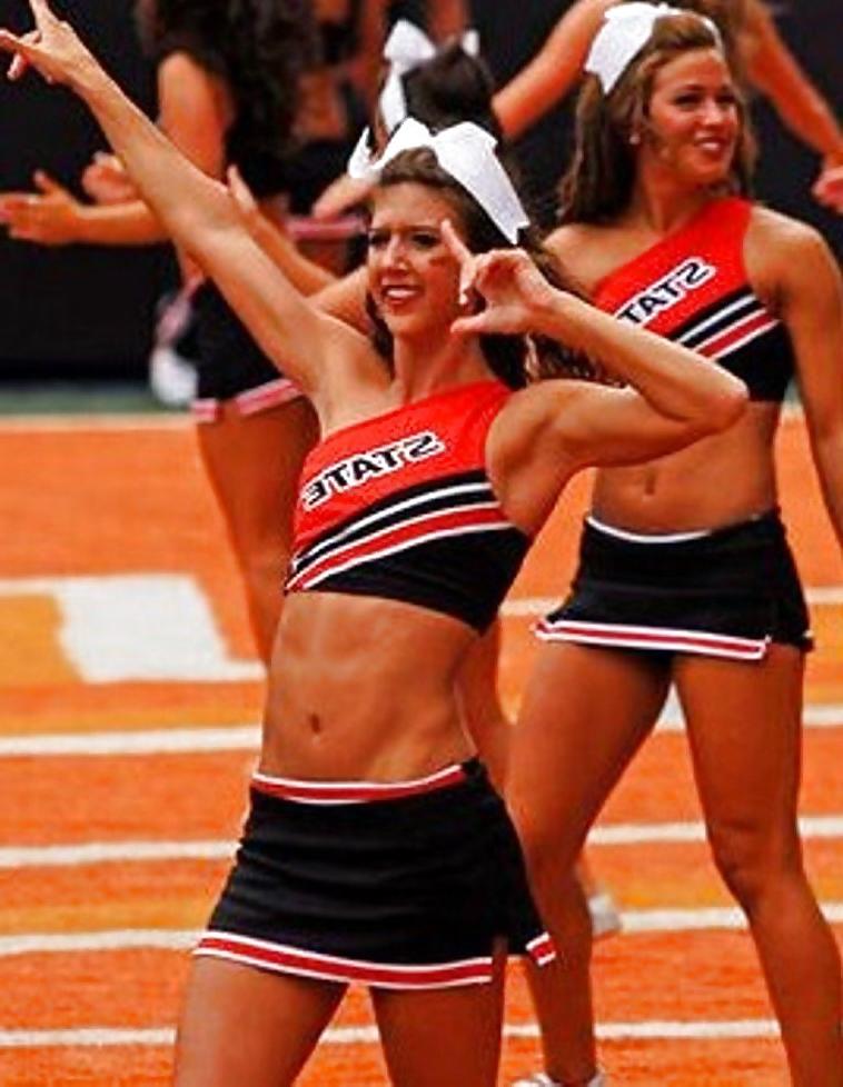 25P College Cheerleaders make my Dick Hard 3