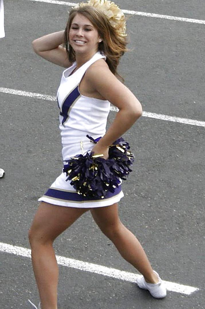 25P College Cheerleaders make my Dick Hard 3