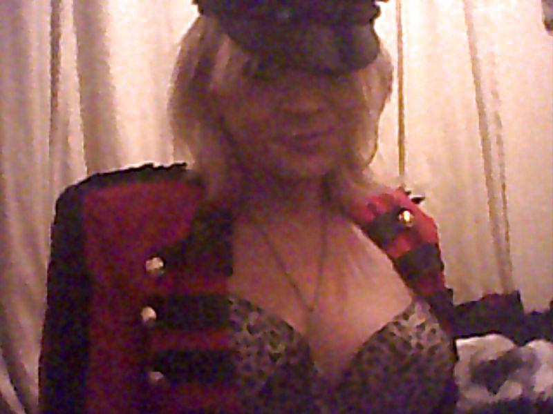 10P Pleasing the mistress