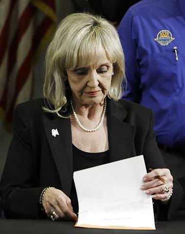 25P Love jerking off to Conservative Jan Brewer