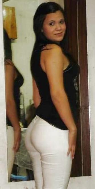 25P Girls in tight pants 4 
