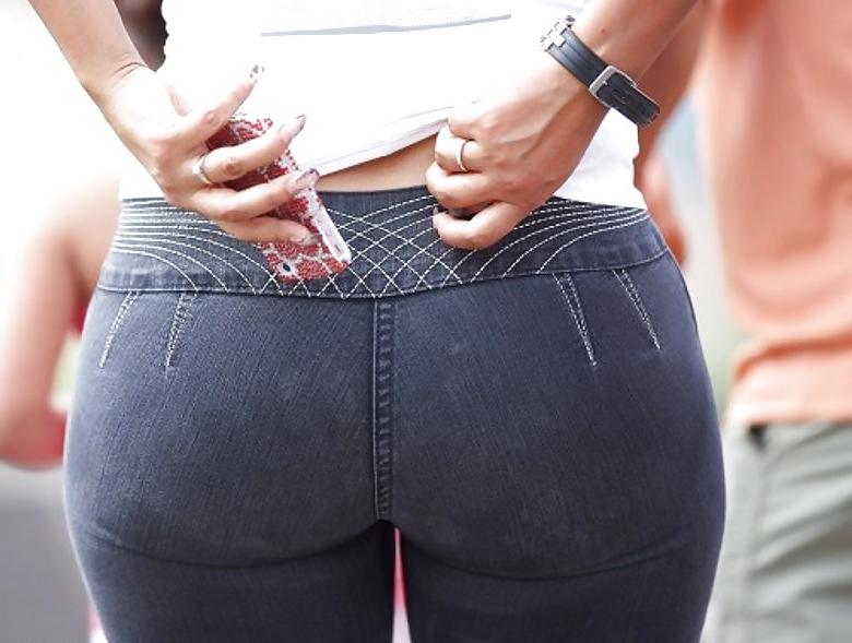 25P Girls in tight pants 4 