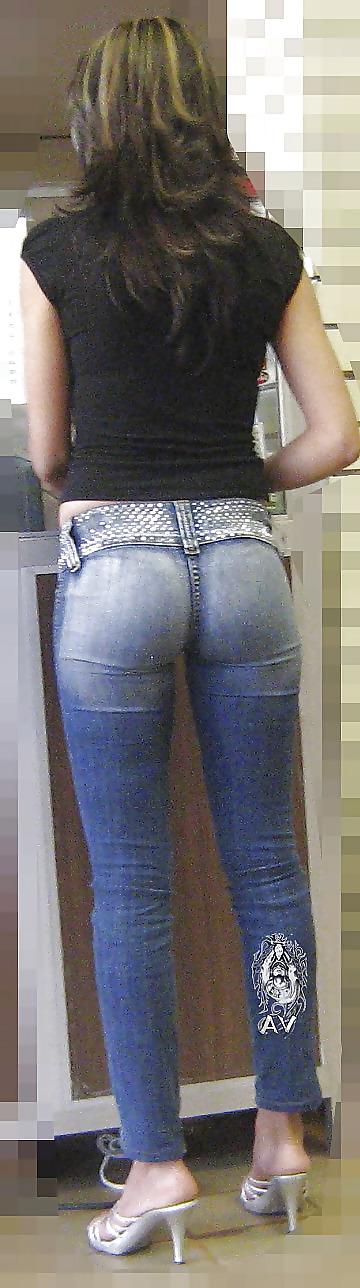 25P Girls in tight pants 4 