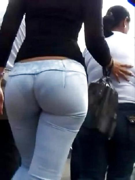 25P Girls in tight pants 4 