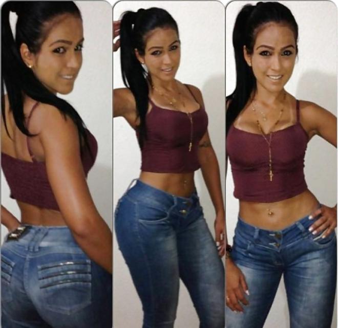 25P Girls in tight pants 4 