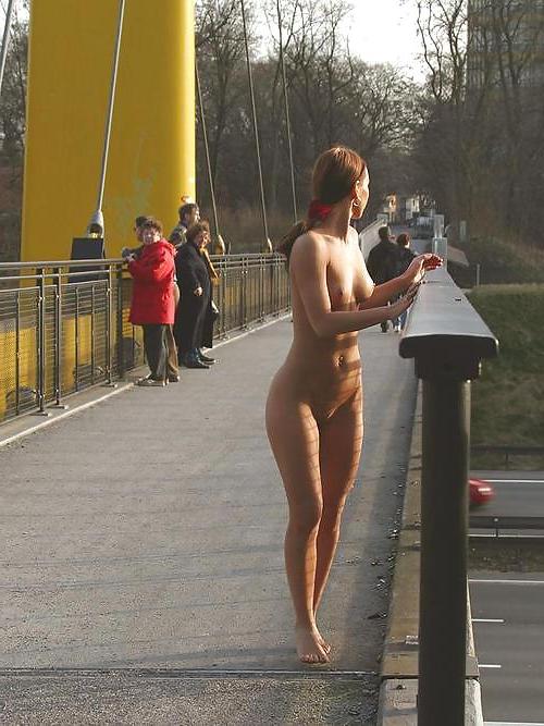 20P Public display 123