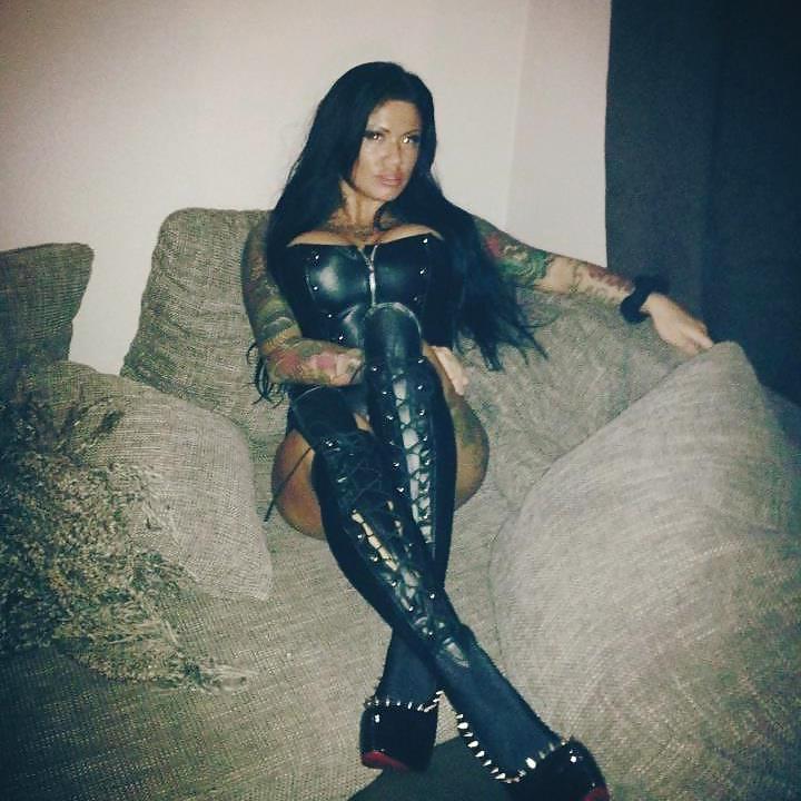25P Bimbo Slut 