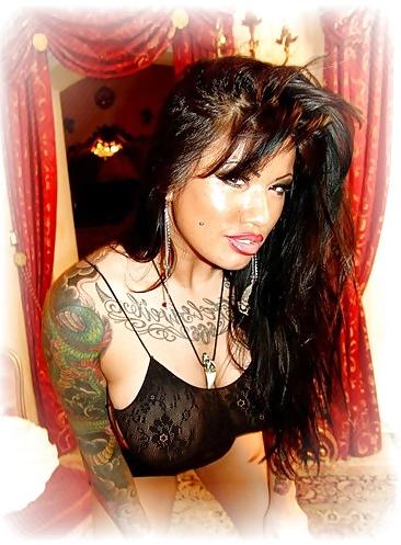 25P Bimbo Slut 