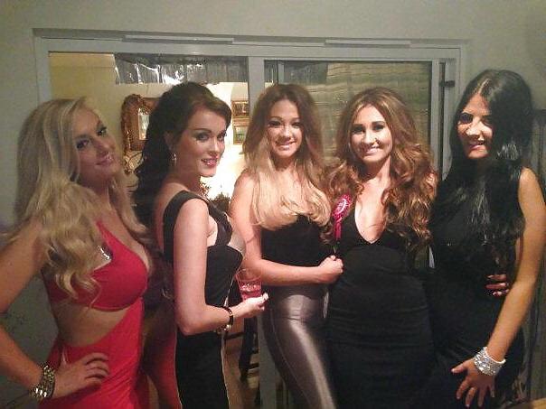 25P Sluts in tight pants! 15 