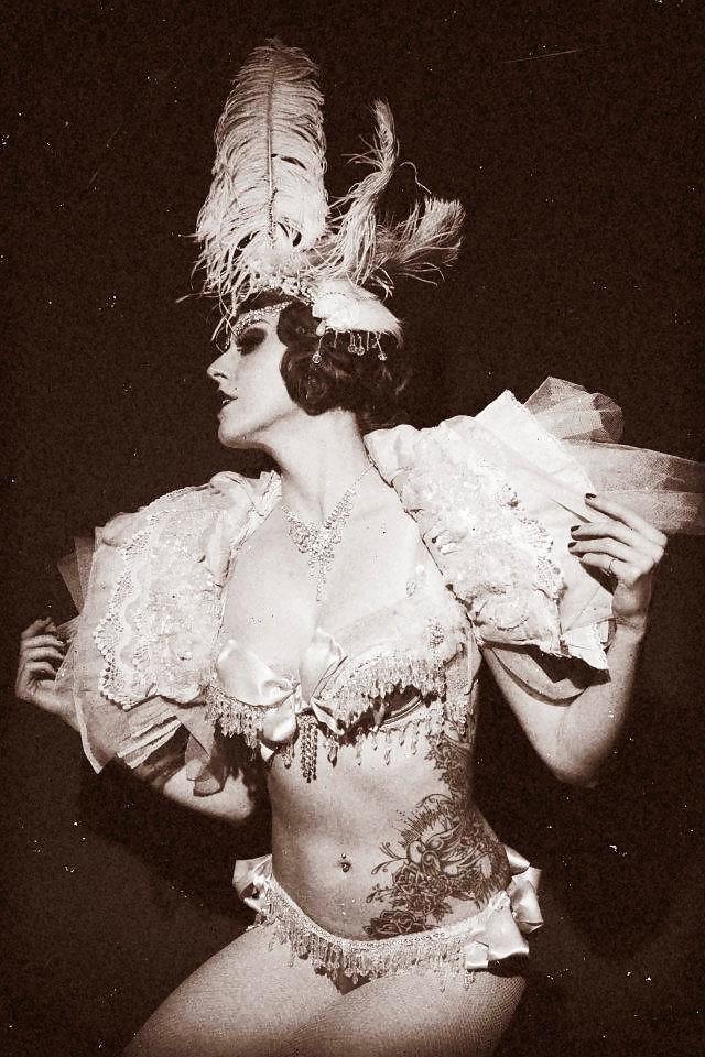 25P Burlesque fantasy...